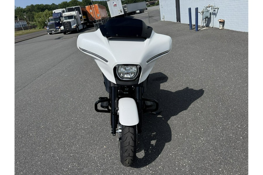 2024 STREET GLIDE - Harley-Davidson®