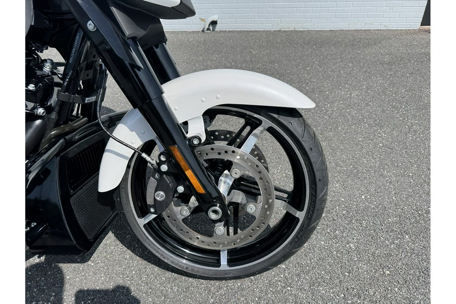 2024 STREET GLIDE - Harley-Davidson®