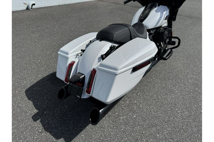 2024 STREET GLIDE - Harley-Davidson®