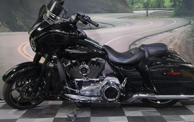 2014 Harley-Davidson® FLHXS - Street Glide® Special