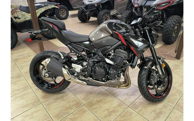 2023 Kawasaki Z900 ABS Metallic Black/Graphite Gray/Flat Black