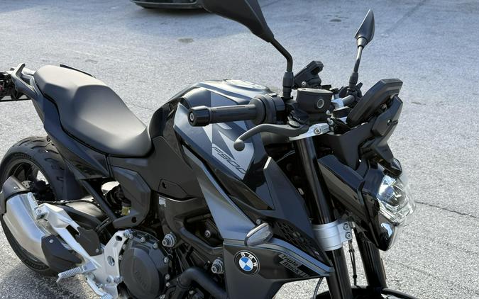 2026 BMW F900R LOW