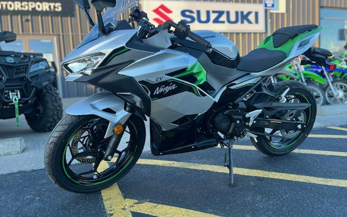 2024 Kawasaki Ninja® e-1 ABS