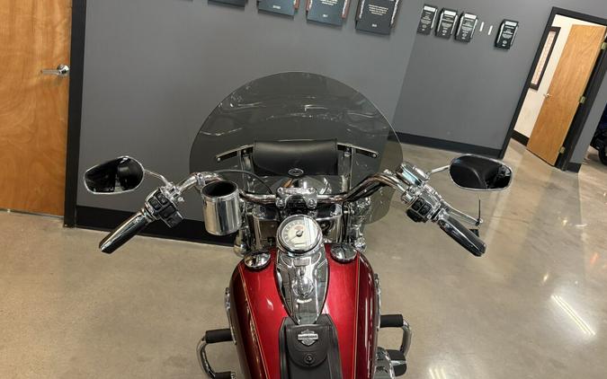 2017 Harley-Davidson® Heritage Softail® Classic Two-Tone Mysterious Red Sunglo/Velocity Red Sunglo