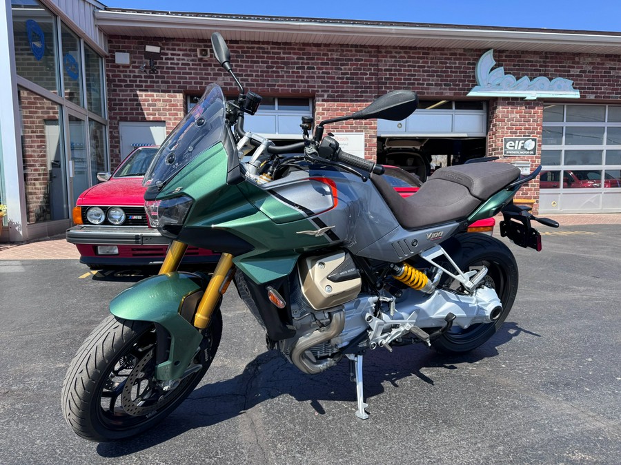 2023 Moto Guzzi V100 Mandello S