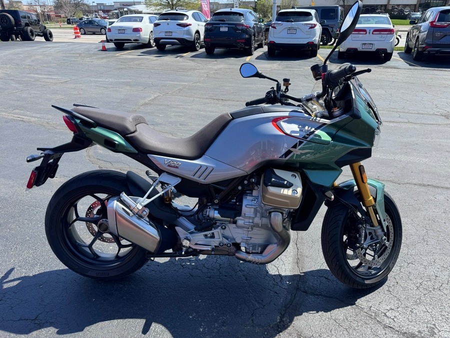 2023 Moto Guzzi V100 Mandello S