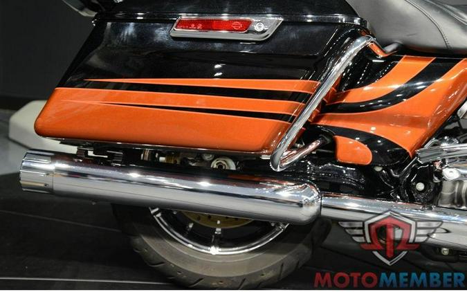 2015 Harley-Davidson FLTRUSE - CVO™ Road Glide® Ultra