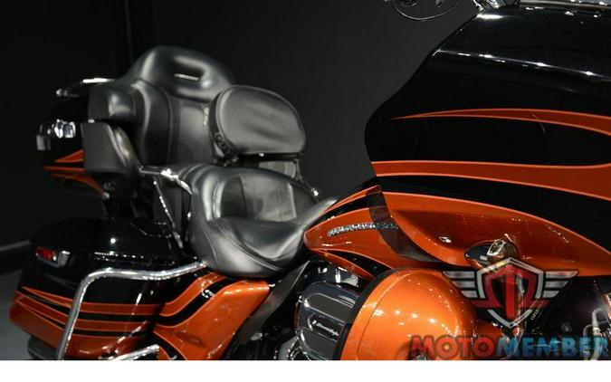 2015 Harley-Davidson FLTRUSE - CVO™ Road Glide® Ultra