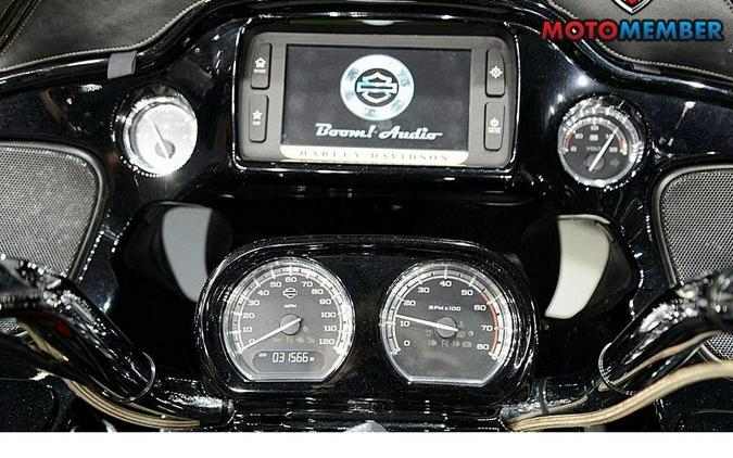2015 Harley-Davidson FLTRUSE - CVO™ Road Glide® Ultra