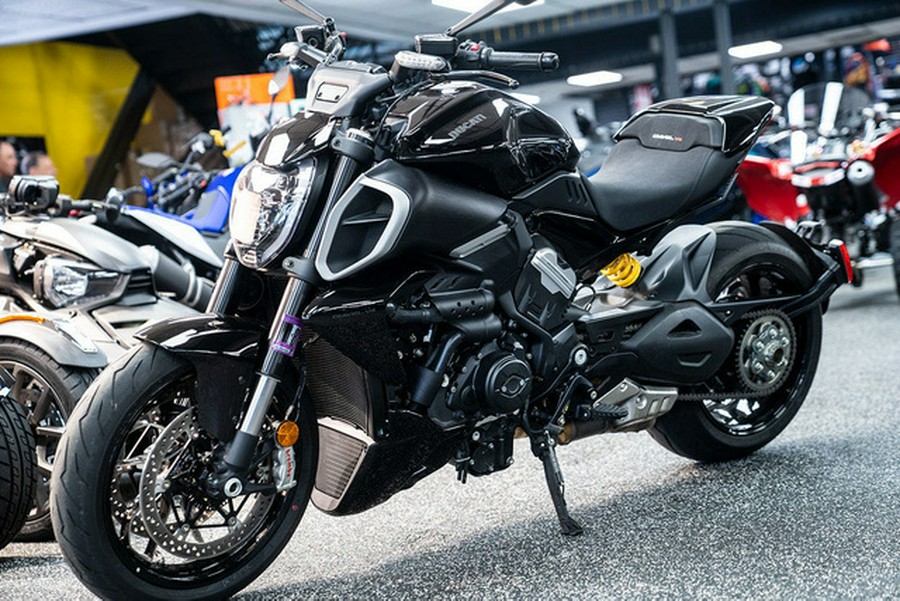 2024 Ducati Diavel V4 Black