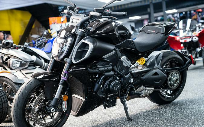 2024 Ducati Diavel V4 Black