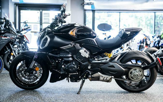 2024 Ducati Diavel V4 Black