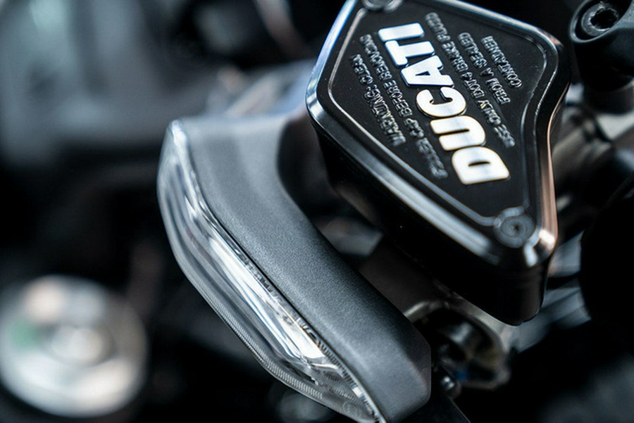 2024 Ducati Diavel V4 Black