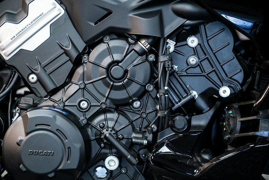 2024 Ducati Diavel V4 Black