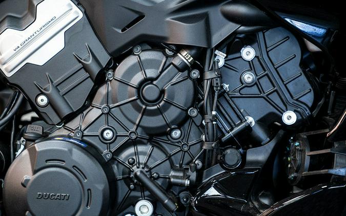 2024 Ducati Diavel V4 Black