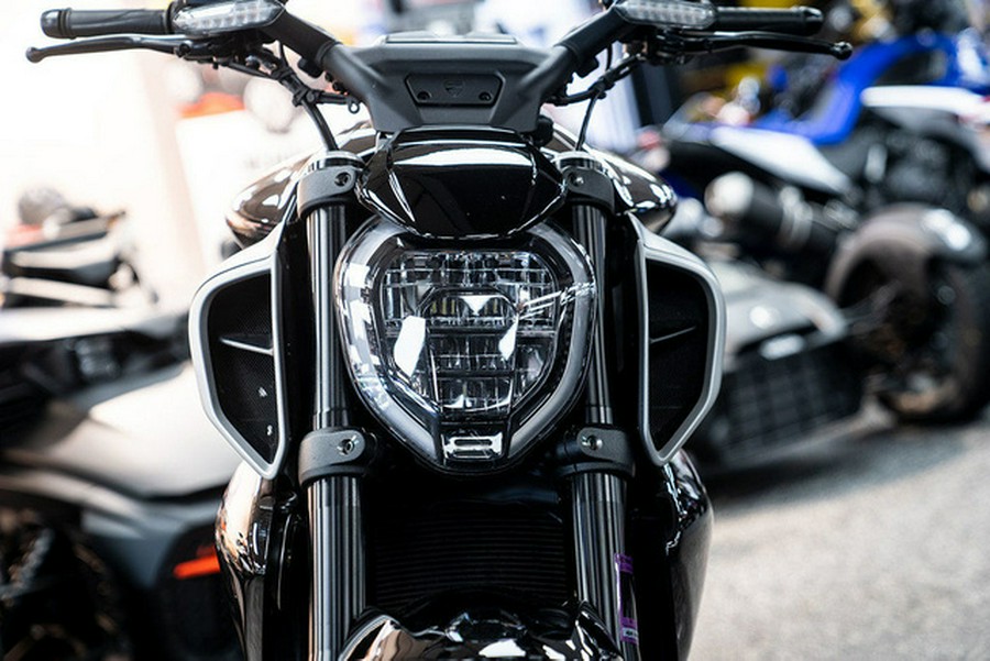2024 Ducati Diavel V4 Black