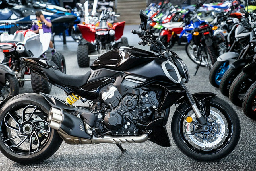 2024 Ducati Diavel V4 Black