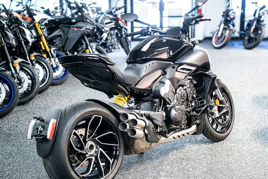 2024 Ducati Diavel V4 Black