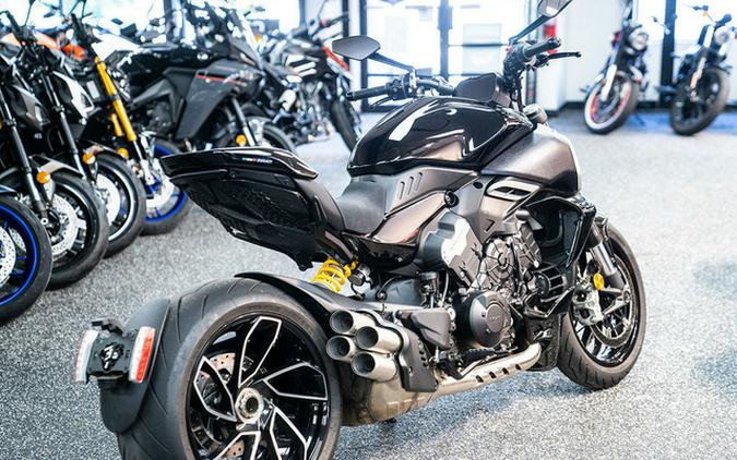 2024 Ducati Diavel V4 Black