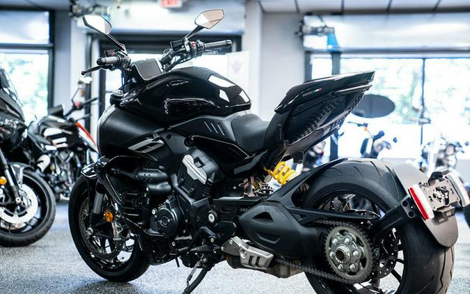 2024 Ducati Diavel V4 Black
