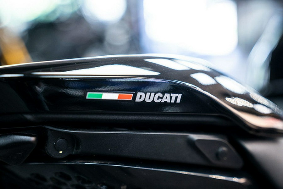 2024 Ducati Diavel V4 Black