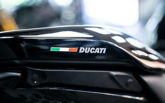 2024 Ducati Diavel V4 Black
