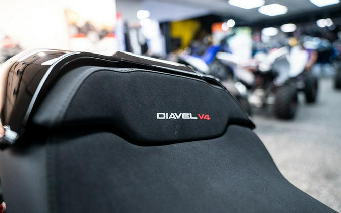 2024 Ducati Diavel V4 Black
