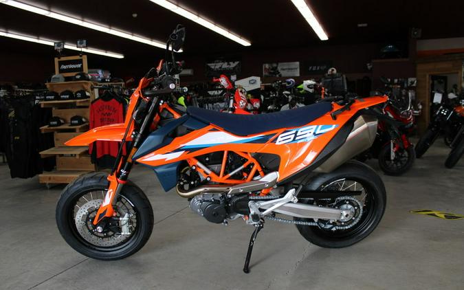 2024 KTM 690 SMC R