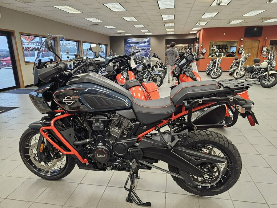 RA1250SE 2025 CVO™ Pan America®