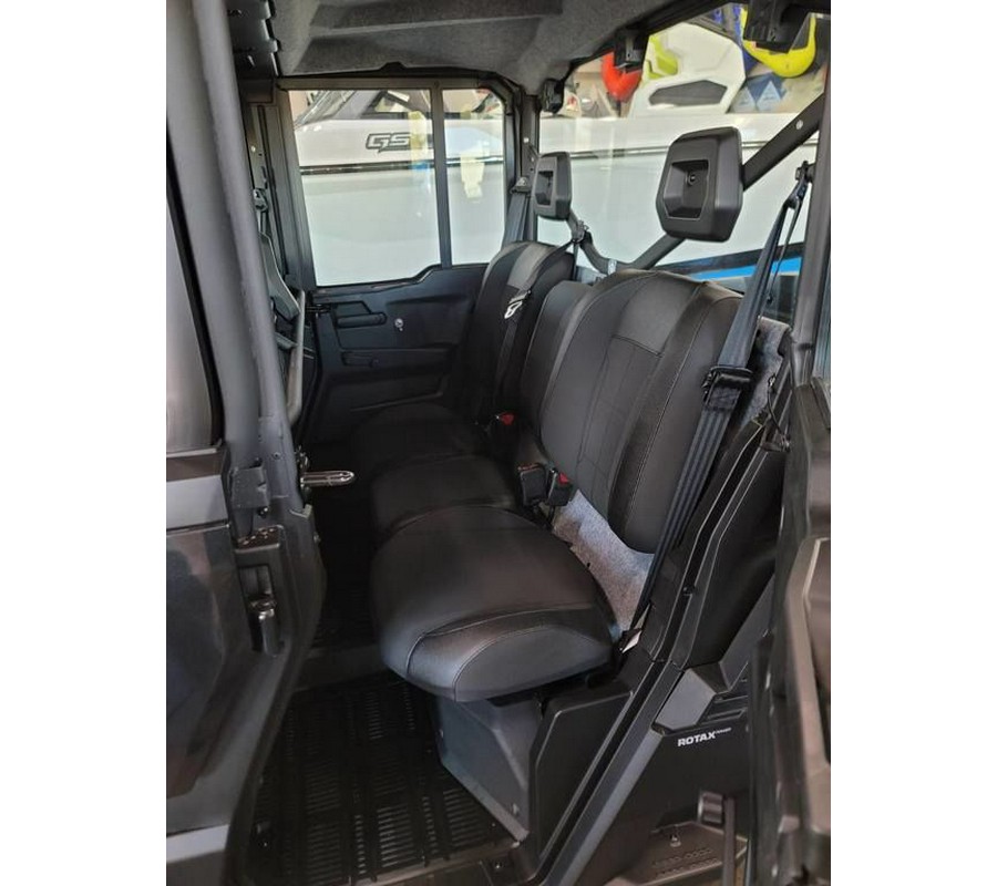 2026 Can-Am® Defender MAX XT CAB HD11 With 10.25 in.display