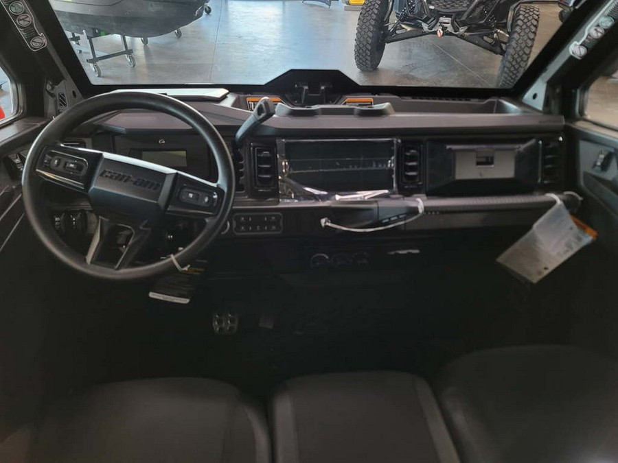 2026 Can-Am® Defender MAX XT CAB HD11 With 10.25 in.display