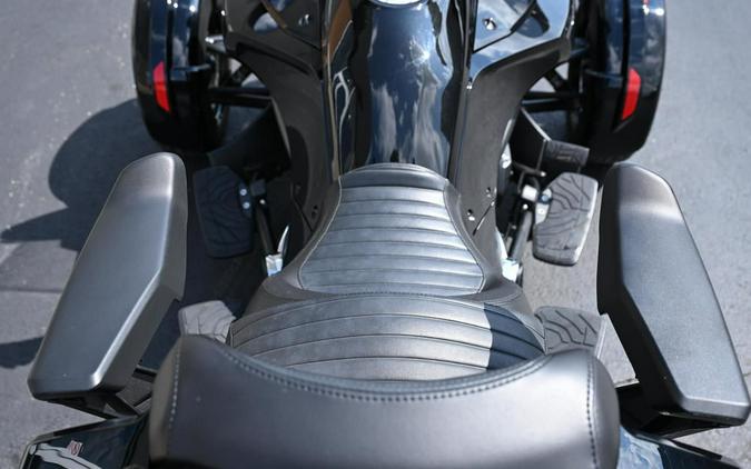 2019 Can-Am® Spyder® F3 Limited Chrome