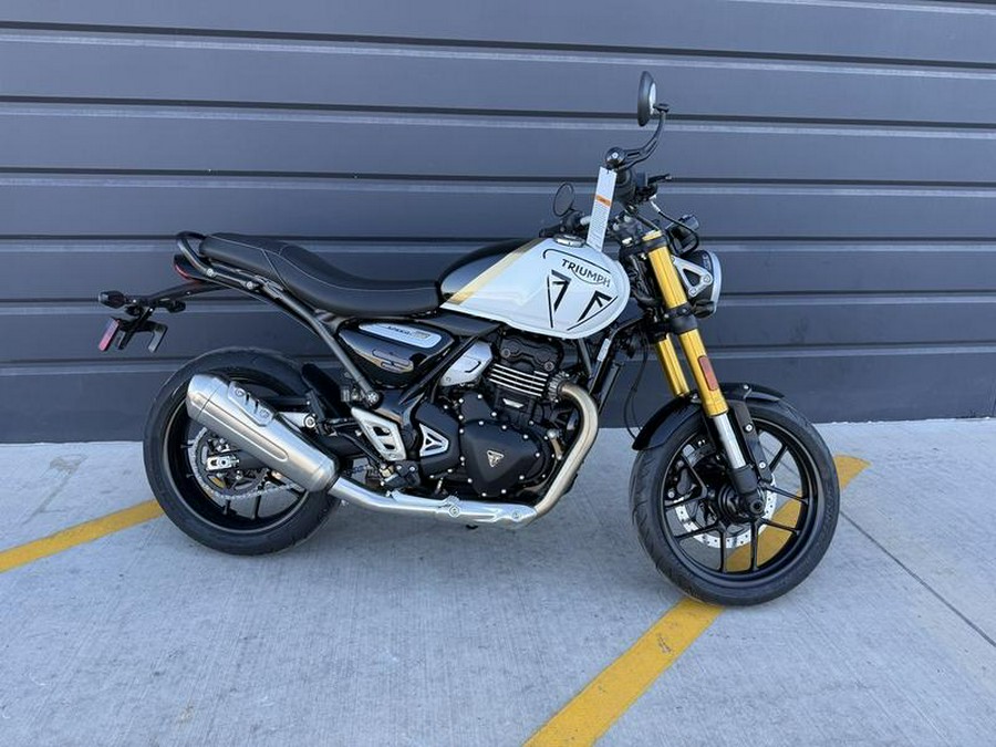 2026 Triumph Speed 400 Pearl Metallic White/Phantom Black
