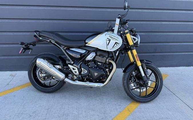 2026 Triumph Speed 400 Pearl Metallic White/Phantom Black
