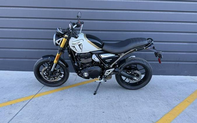 2026 Triumph Speed 400 Pearl Metallic White/Phantom Black