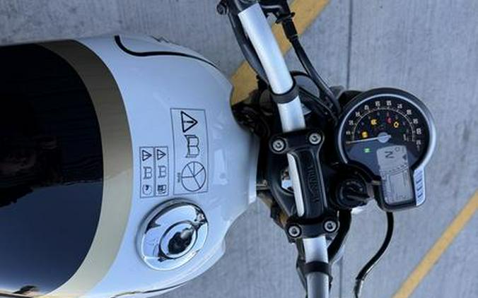 2026 Triumph Speed 400 Pearl Metallic White/Phantom Black