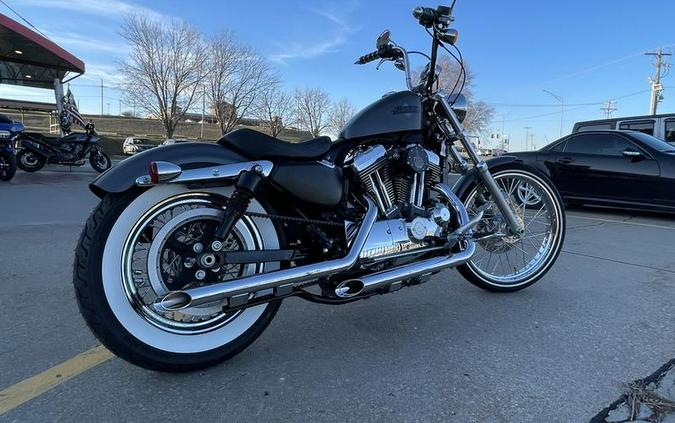 2016 Harley-Davidson® XL1200V - Sportster® Seventy-Two®