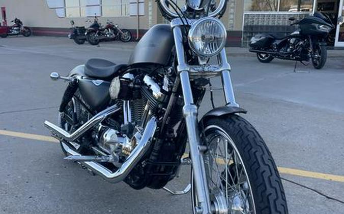 2016 Harley-Davidson® XL1200V - Sportster® Seventy-Two®