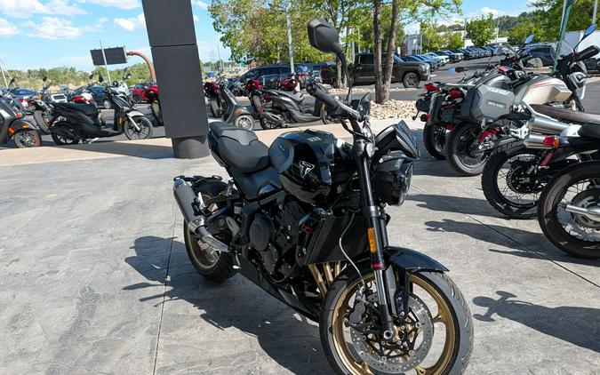 2026 Triumph Trident 800 Jet Black