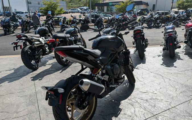 2026 Triumph Trident 800 Jet Black