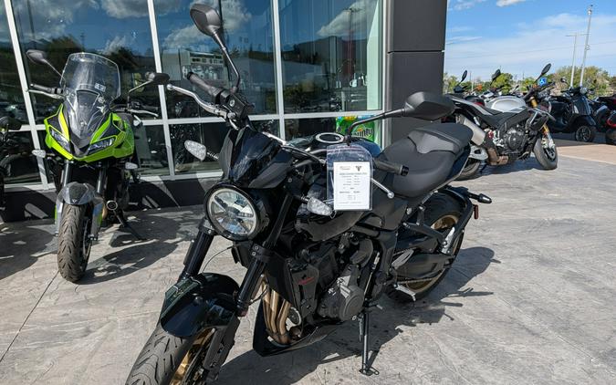 2026 Triumph Trident 800 Jet Black