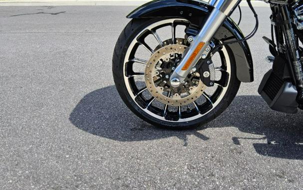 2025 Harley-Davidson Road Glide® 3