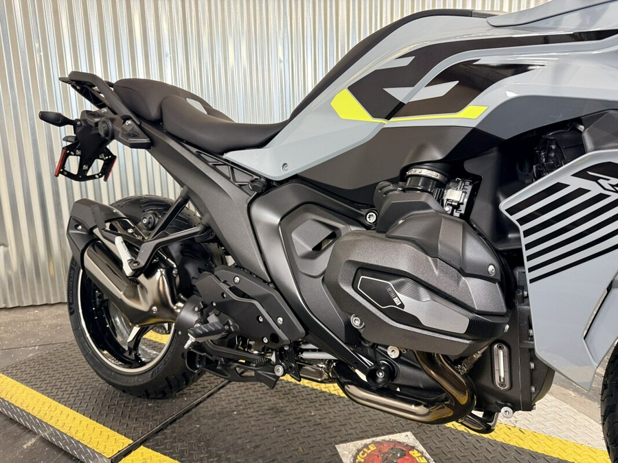 2026 BMW R 1300 RS Brooklyn Gray Metallic
