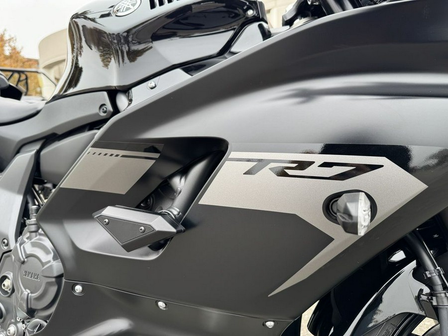 2025 Yamaha YZF-R7