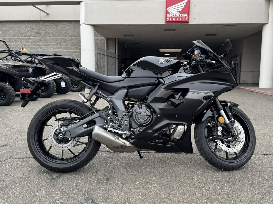 2025 Yamaha YZF-R7
