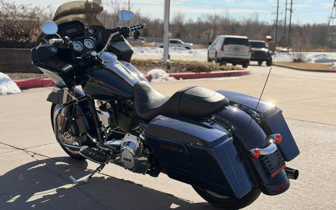 2013 Harley-Davidson® Road Glide® Custom FLTRX BIG BLUE PEARL 644890