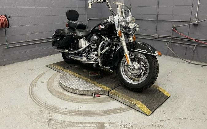 2016 Harley-Davidson® FLSTC - Heritage Softail® Classic
