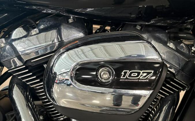 2023 Harley-Davidson® Street Glide® Vivid Black