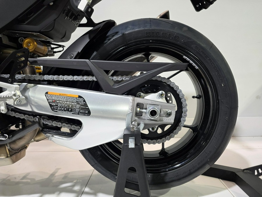2027 Aprilia Tuono V4 Factory 1100