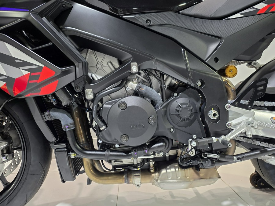2027 Aprilia Tuono V4 Factory 1100